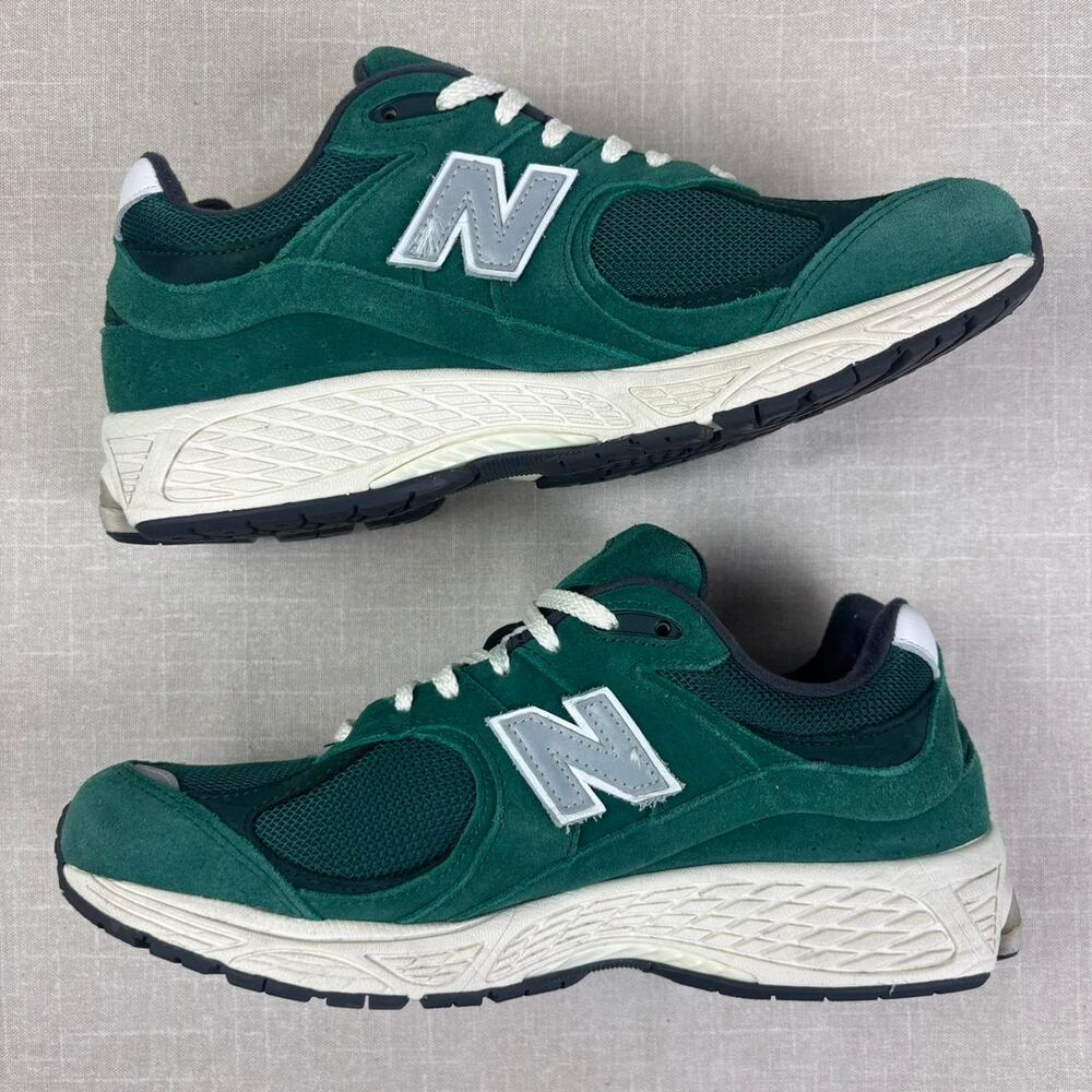 🐸 2022 New Balance 2002R “Nightwatch Green” 9.5M - Picture 4 of 6